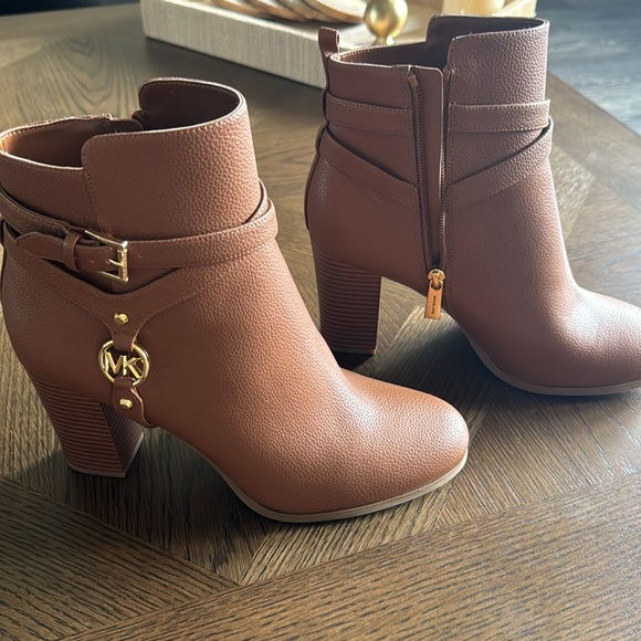 Michael Kors Women Tally MK Logo Brown Faux Leather Dressy Office Boots size 9.5 - Picture 14 of 14